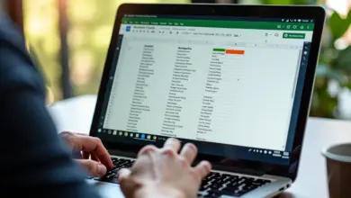Checklist interativo no Google Sheets com formatação colorida.