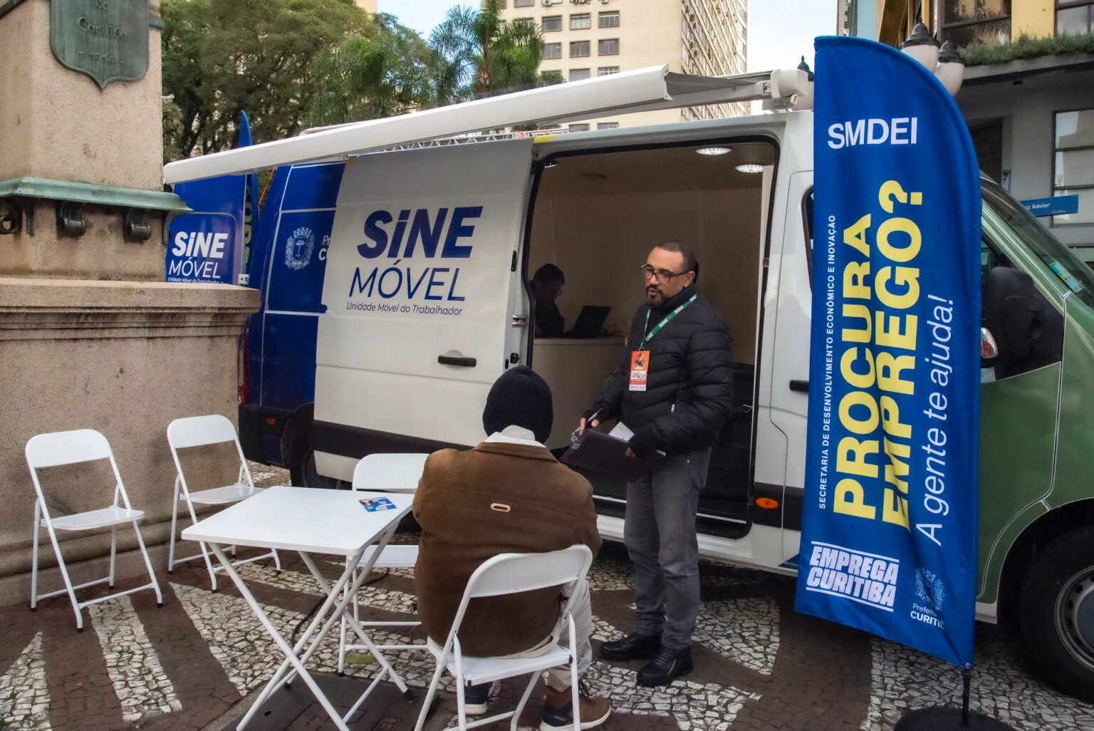 Curitiba disponibiliza serviços itinerantes em vários locais Prefeitura de Curitiba oferece serviços itinerantes em diversos pontos da cidade