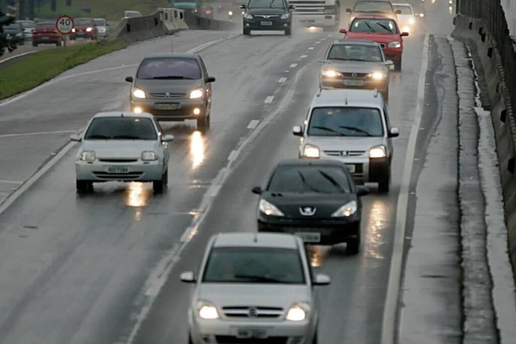 Acidente na BR-376 causa grande congestionamento sentido Curitiba