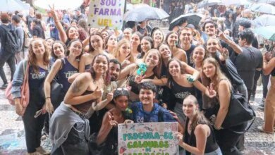 Aprovados no Vestibular 2026 da UEL comemoram em festa no Calçadão