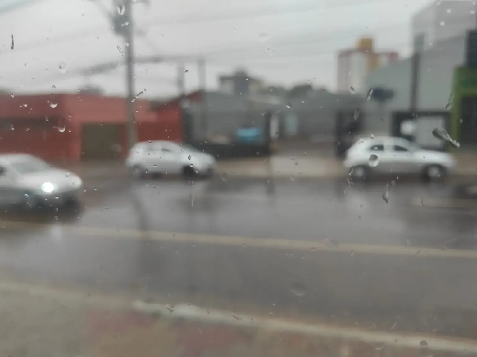 Cascavel tem quase 50 mm de chuva e ventos fortes nesta segunda Cascavel registra quase 50 mm de chuva e rajadas acima de 50 km/h nesta segunda, diz Simepar - O Paraná