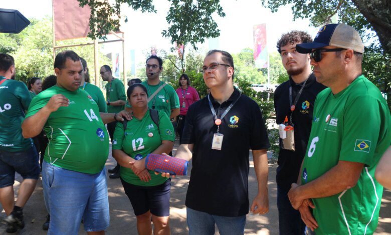 Cegos testam tecnologia de descrição de imagens no Parque das Aves