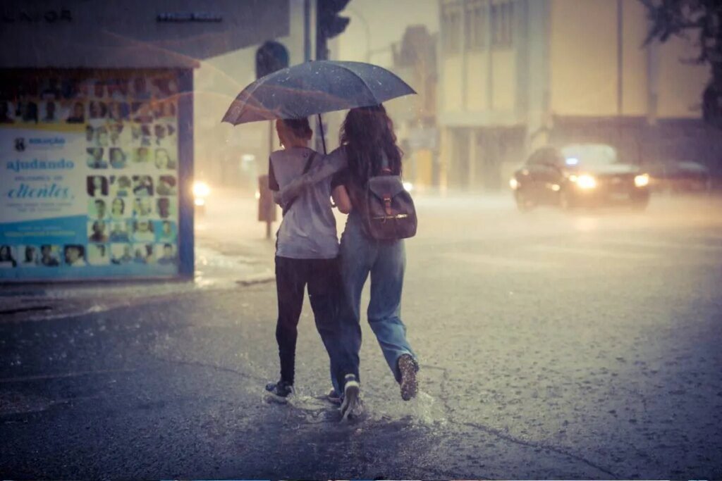 13 bairros de Curitiba têm chuva intensa com temporal. Veja a lista