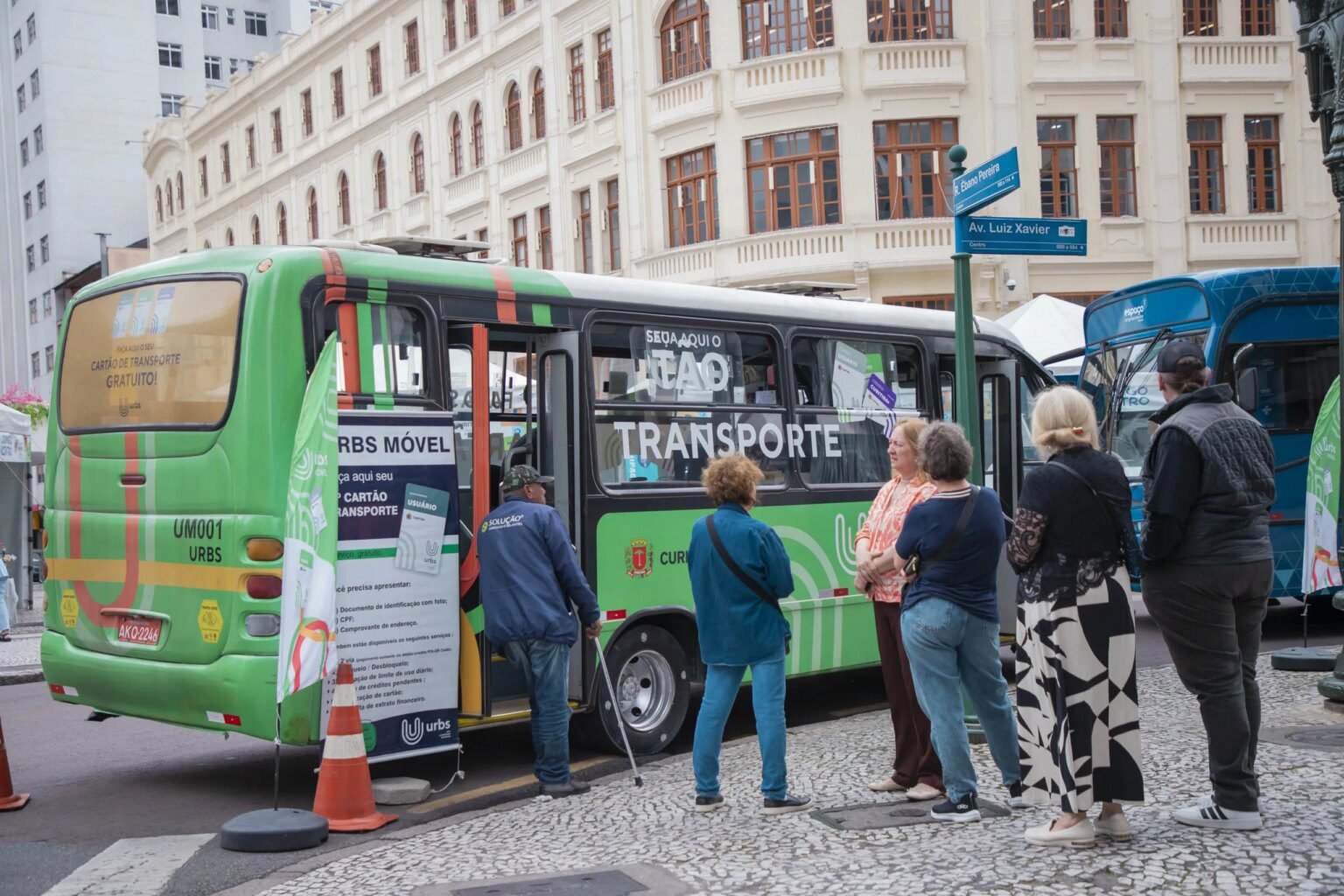 Curitiba disponibiliza serviços itinerantes em vários locais Prefeitura de Curitiba oferece serviços itinerantes em diversos pontos da cidade