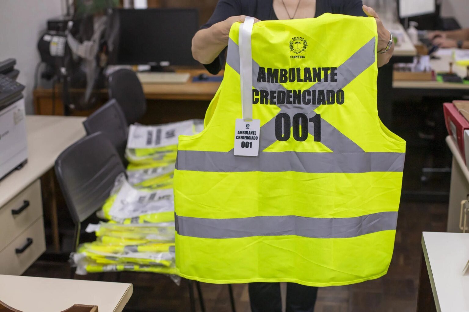 Curitiba registra ambulantes para venda de bebidas no carnaval Curitiba abre cadastro para ambulantes venderem bebidas no carnaval