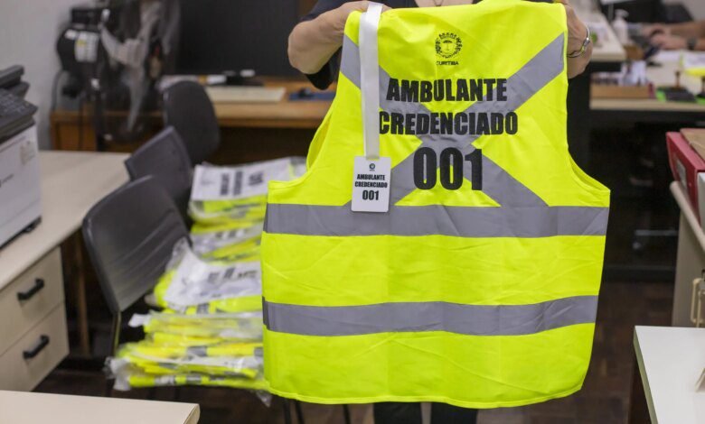 Curitiba abre cadastro para ambulantes venderem bebidas no carnaval