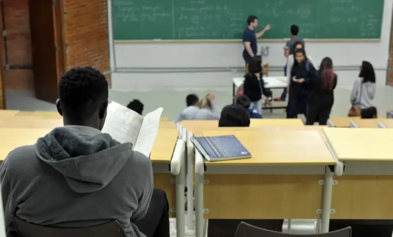 Deputados de SC proíbem cotas raciais em universidades estaduais