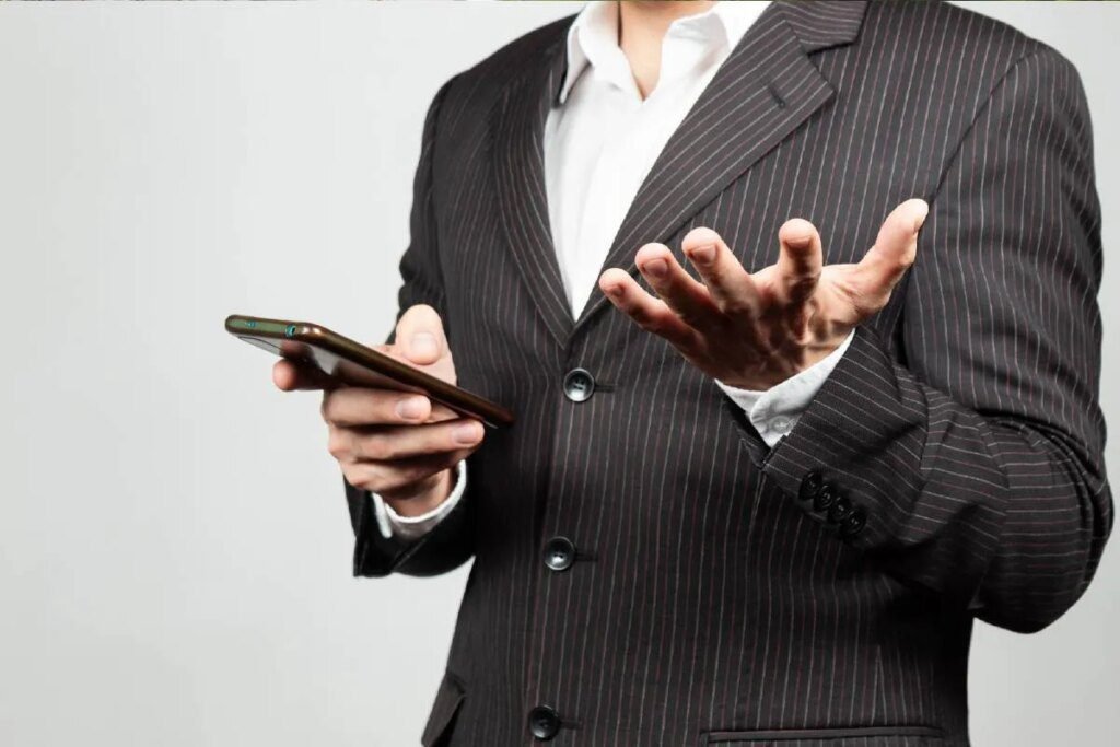Desligar ou reiniciar o celular? A dica de segurança do FBI que ninguém te contou