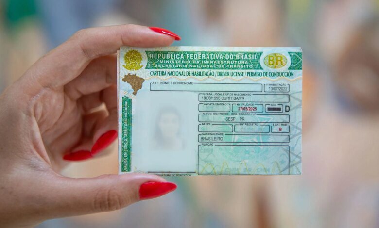 Detran-PR alerta sobre golpes usando programa CNH Social no Paraná