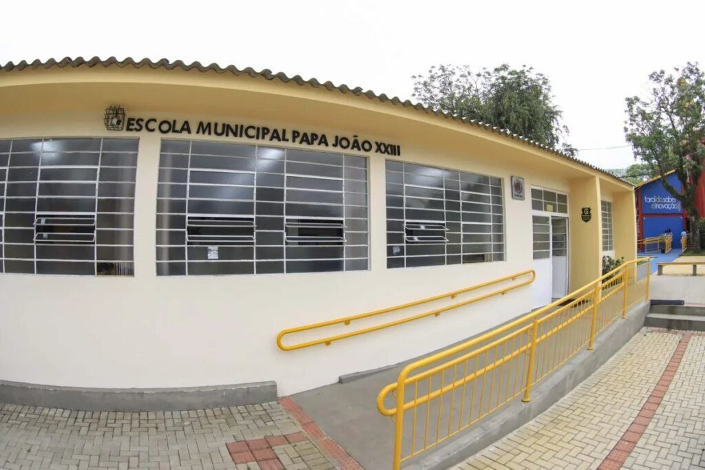 Escola municipal mais antiga de Curitiba tem 62 anos