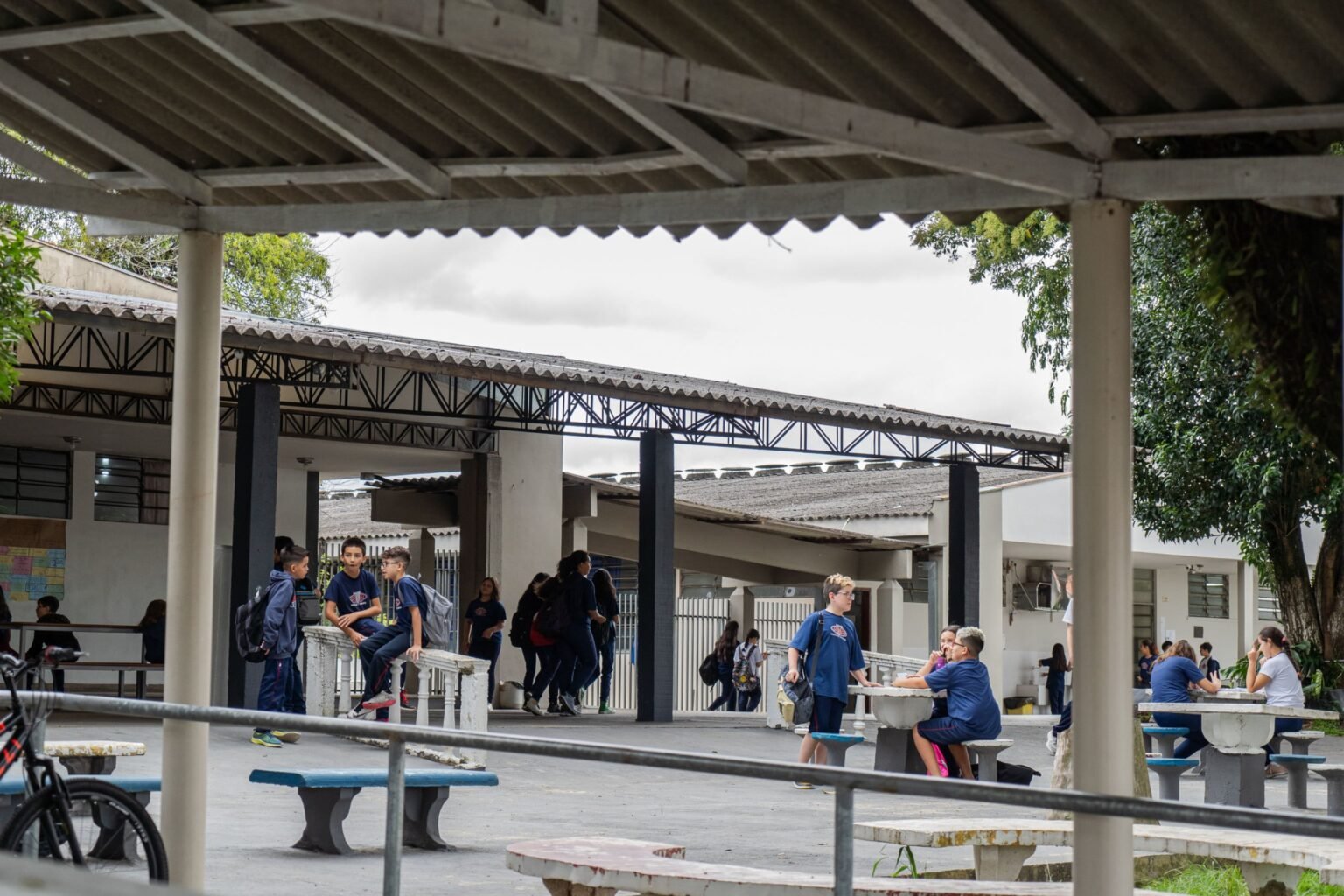 Escolas estaduais definem novos diretores hoje Escolas da rede estadual escolhem novos diretores hoje
