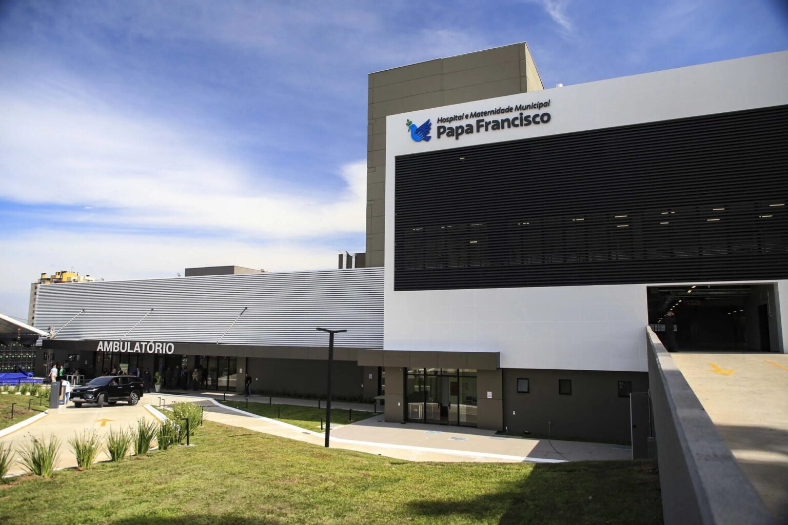 Novo hospital em Pinhais amplia atendimento na região metropolitana