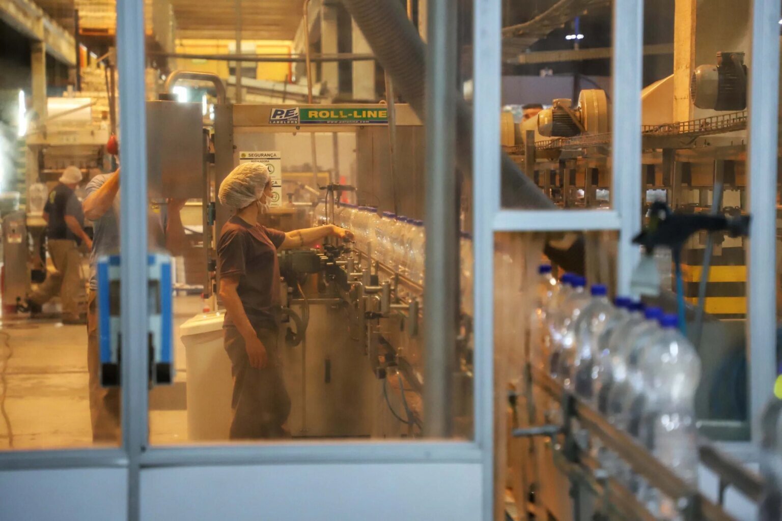 Indústria do Paraná registra crescimento de 1,2% em 12 meses Indústria do Paraná cresce 1,2% em 12 meses, superando média nacional