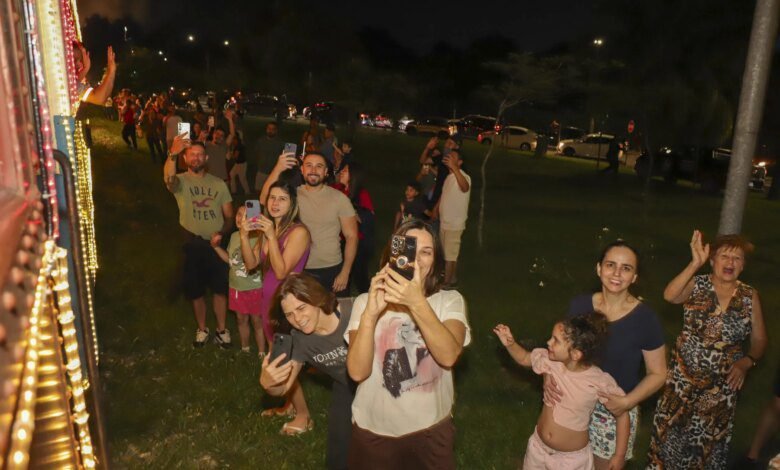 Maria Fumaça do Natal percorre bairros de Curitiba até 15 de dezembro