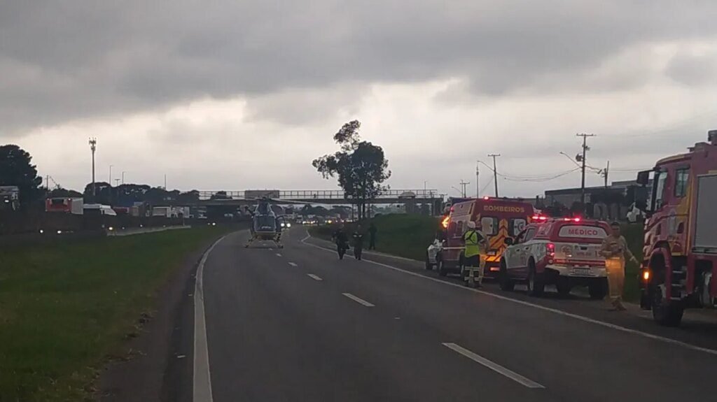 Motociclista é resgatado por helicóptero após acidente motociclista é socorrido de helicóptero
