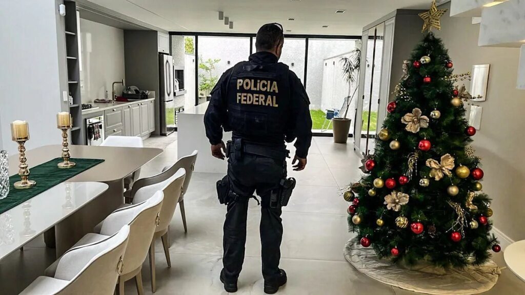 Operação em Curitiba mira falso banco digital e bloqueia milhões