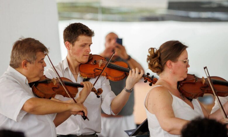 Orquestra Sinfônica do Paraná encerra série 'Mostly Mozart' no MON