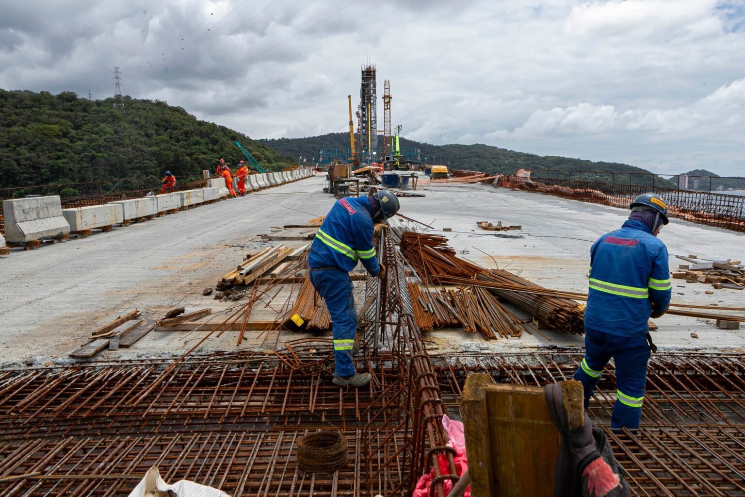 Paraná oferece 25,2 mil oportunidades de trabalho no Natal Paraná abre 25,2 mil vagas de emprego na semana de Natal