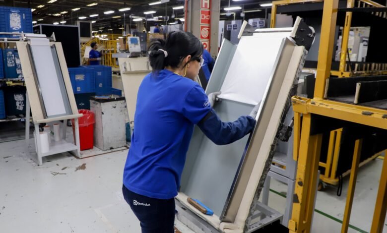 Paraná inicia dezembro com 27,1 mil vagas de emprego