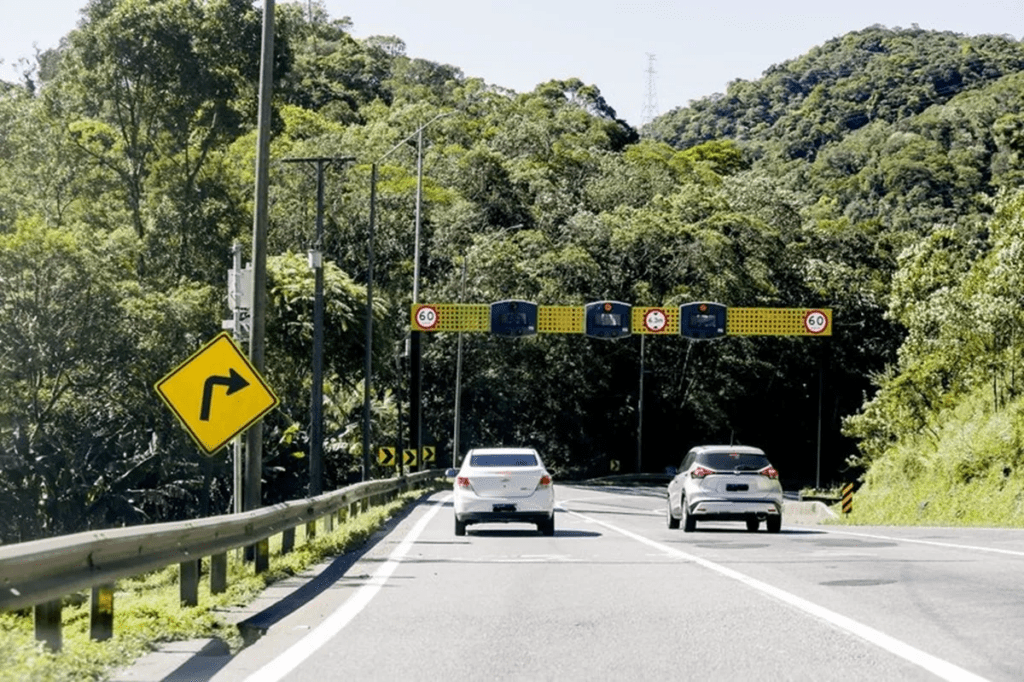 Aferição de radares bloqueia BR-376, no litoral, nesta quarta