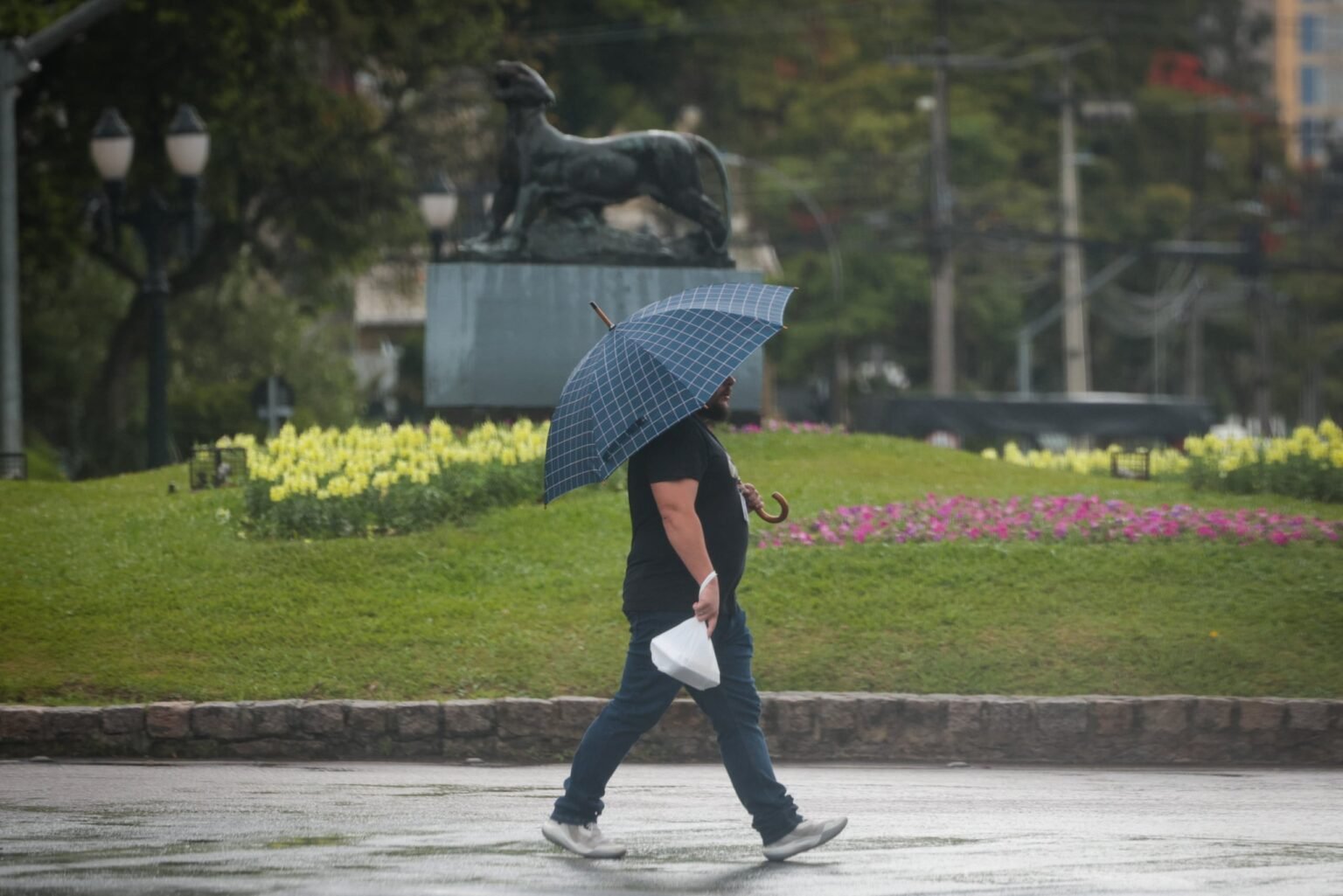 Simepar: tempo se estabiliza no Paraná a partir de quarta-feira Simepar: após chuvas do início da semana, tempo volta a ficar estável a partir de quarta-feira - O Paraná